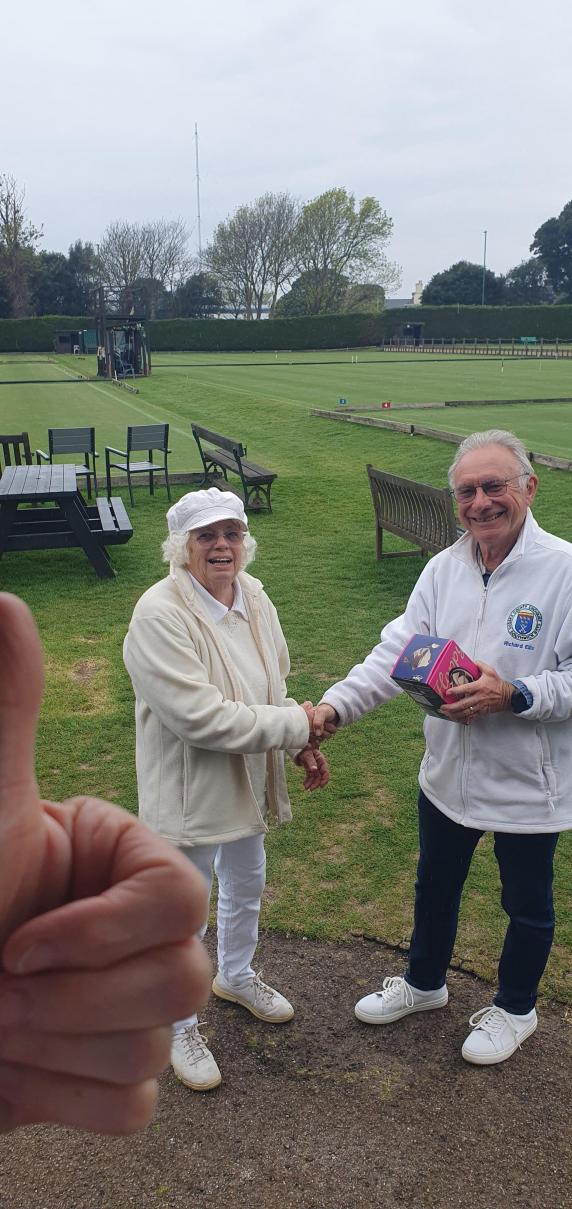 GC singles 18th April: Division winner Anne with Manager Richard